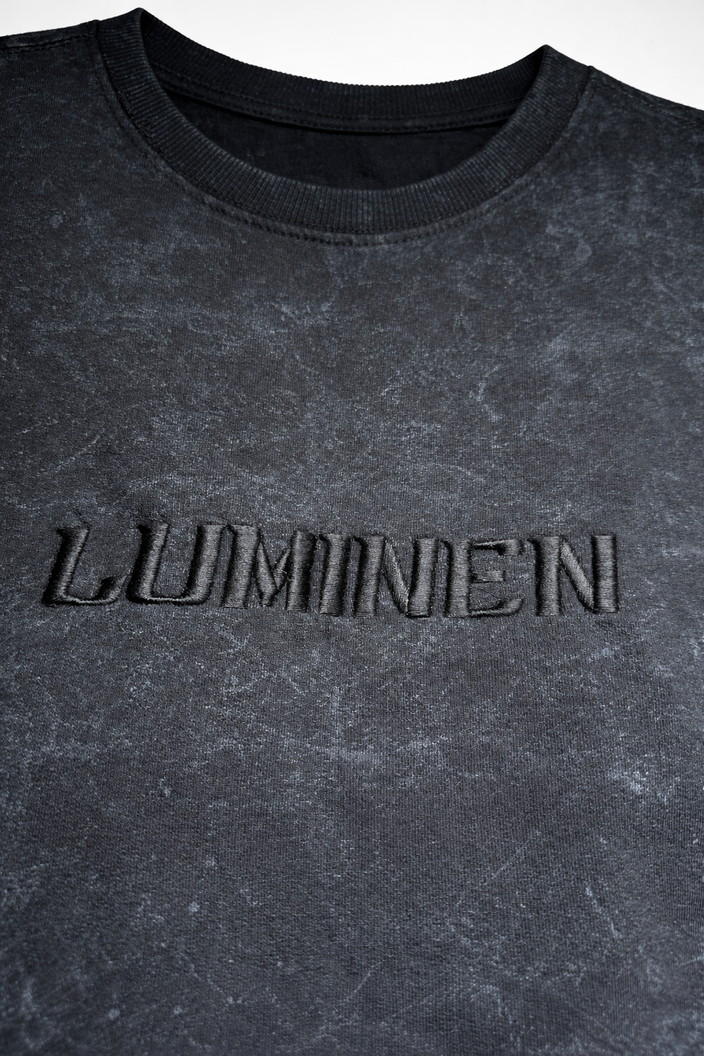 LUMINEN 001 – Obsidian