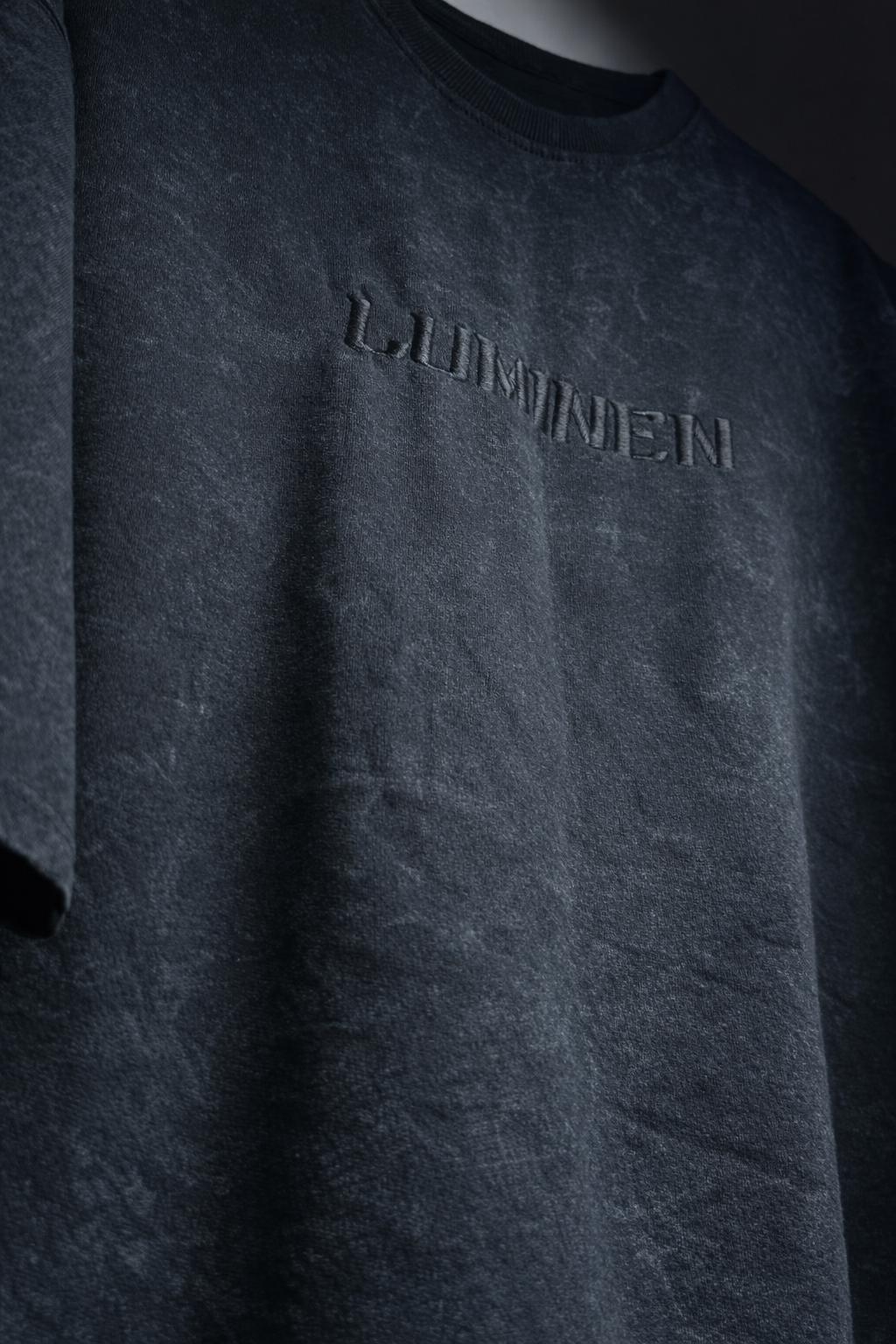 LUMINEN 001 – Obsidian